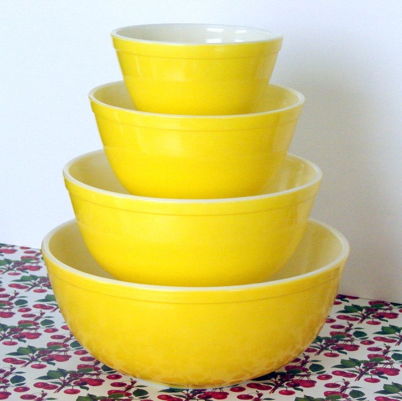 Vintage Sunshine Yellow Pyrex Bowl Complete Set image 1