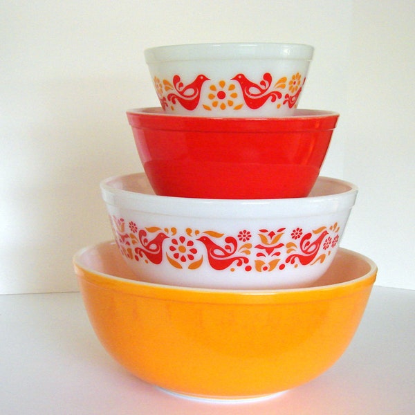 Vintage Pyrex Friendship Mixing Bowl Complete Set