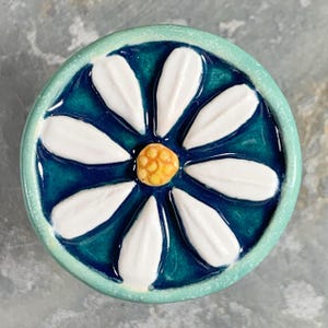 Daisy True Knob ~ Ceramic Pull ~ Cabinet Hardware ~ Drawer Pull ~ Dresser Knobs ~ Sea Green ~ White