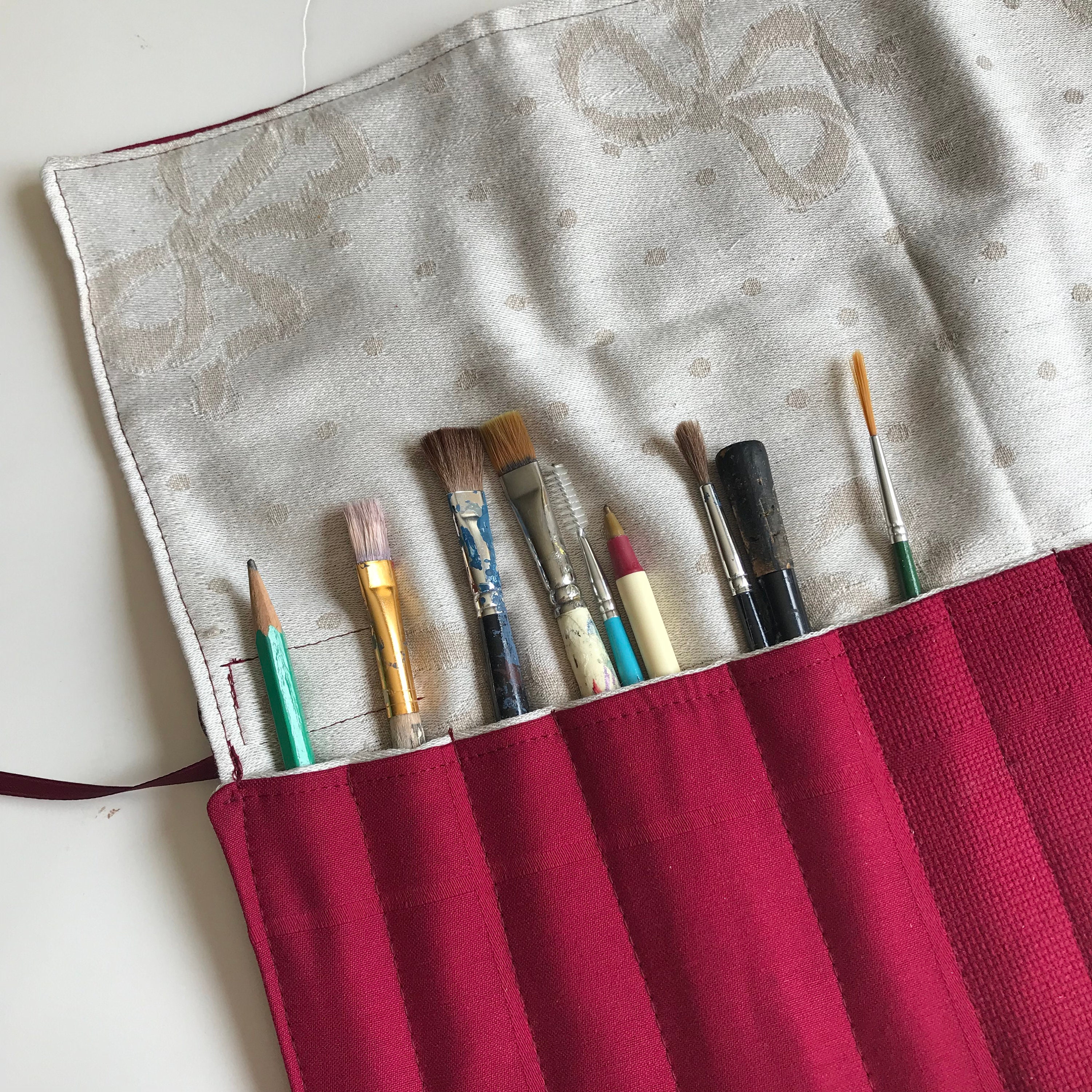 Dark Red Paint Brush Holder, Paint Brush Holder, Make-up Brush Holder, Paint  Brush Roll, Pencil Holder, Painter's Brush Holder, Brush Holder 