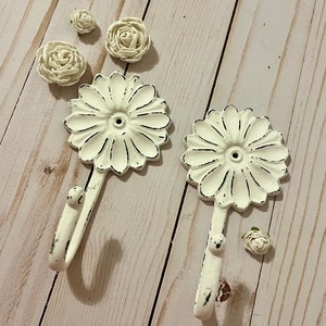 Gancho de pared de inspiración vintage ~ Gancho de pared de flores ~ Gancho de pared de metal ~ Gancho vintage en blanco suave ~ Decoración de pared ~ Almacenamiento de pared ~ Elija su color