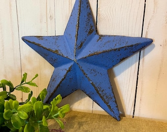 Estrella de hierro fundido de inspiración vintage en azul aciano ~ Estrella de metal envejecido ~ Estrella colgante ~ Estrellas y rayas ~ Estrella para patio ~ Estrella pesada