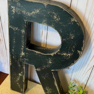 16 Inch Letter R in Soft Black ~ Distressed Letter R ~ Large Letter R ...