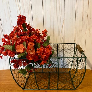 Vintage Inspired Wire Basket in Glossy Green ~ Wire Basket with Wooden Handles ~ Egg Basket ~ Kitchen Storage ~ Fruit Basket ~ Bath Storage