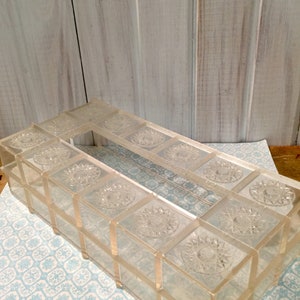Vintage Clear Acrylic Tissue Box Holder ~ Clear with Starbursts ~ Clear Plastic Kleenex Box Holder ~ Tissue Box Cover ~ Retro Bathroom ~