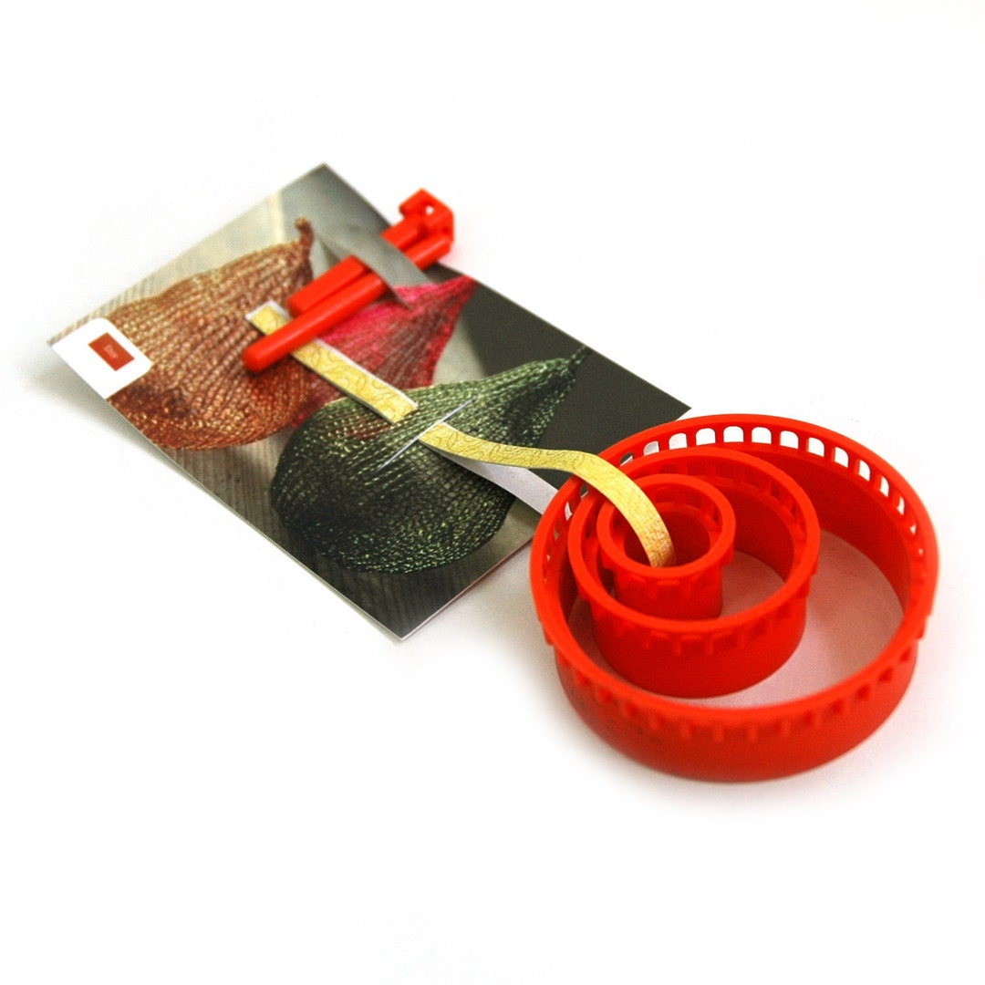Wire crochet supply - a set of XS crochet hooks by YoolaDesign