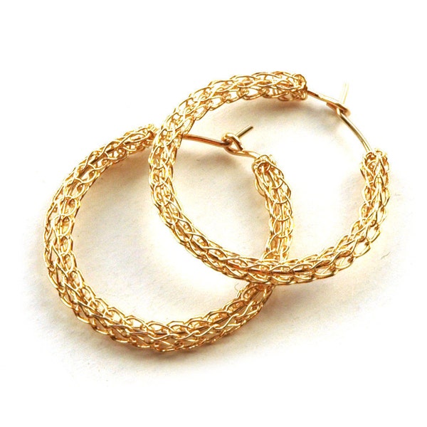 Boucles d'oreilles, Créoles fil doublé d'or 14K, Bijou crocheté, taille moyenne, Classique