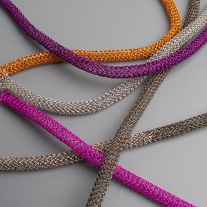 Cordons pour bijoux - Cordons tricotés - Cordons métalliques - Chaînes en filet - Chaînes métalliques - Cordons colorés - Cordons faits main - Chaînes tubulaires au crochet
