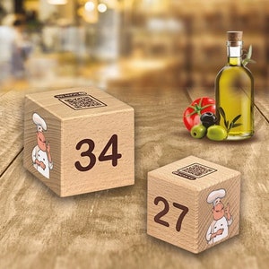 Segnatavoli in legno, personalizzabili ed ecosostenibili. 5-7cm. Stampa da 1 a 5 lati, tutti uguali, tutti diversi....come preferisci!