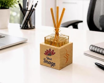 De 12 kamerdiffusers van beukenhout vormen een elegante en praktische aanvulling, ontworpen om functionaliteit en design harmonieus te combineren.