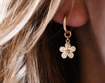 Daisy Huggie Hoops