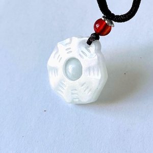 Naturalny kamień szlachetny Szmaragd Bagua (Kosmiczne zmiany) Wisiorek Naszyjnik, Oświadczenie, Vintage Ręcznie Robione Amulet Charm Naszyjniki Elegancka Unikalna Biżuteria