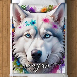 Personalisierte Wolf Fleece Decke: Blumenmuster, gemütlicher Überwurf