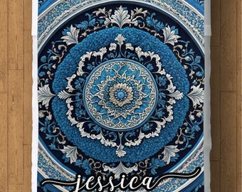 Manta polar personalizada: estampado azul y blanco intrincado, decoración acogedora