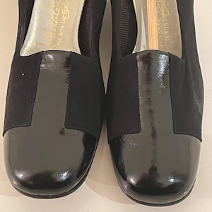 Vtg. 60s Sz. 6.5 Black Suede Mod/Hippie/Gogo Pumps, w/Geometric Detailing. Naturalizer