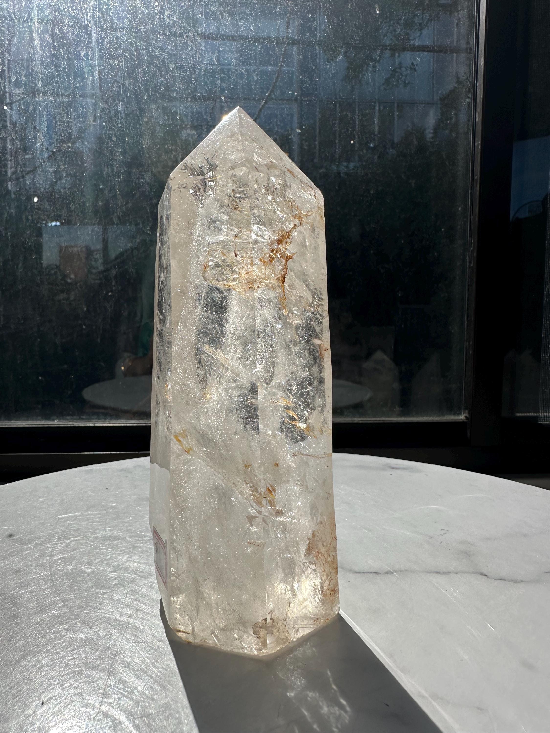 特大の透明な水晶タワーとレインボーオベリスク、高品質のクリスタル