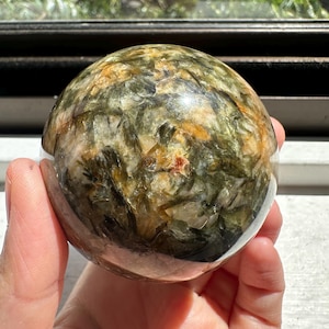 Natural Green Verdelite with Mica Sphere – 5cm Healing Crystal for Heart Chakra & Energy Balancing