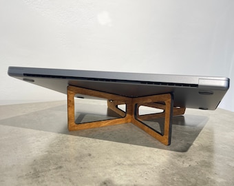 Soporte para computadora portátil, soporte de madera para MacBook, soporte ergonómico para computadora, regalo de carpintería, accesorios de escritorio para el espacio de trabajo, regalo para hombres, accesorio de escritorio de oficina