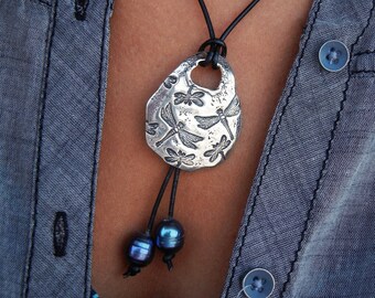 Joyería de libélula, collar de libélulas, collar de libélulas, collar de libélulas, collar de libélulas de plata de ley, perla de cuero