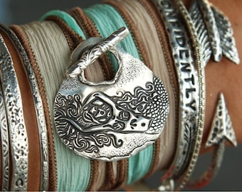 Joyas de sirena, pulsera de sirena, joyas con el lema "Debo ser una sirena", pulsera de sirena de plata de ley, pulsera envolvente de sirena, joyas náuticas