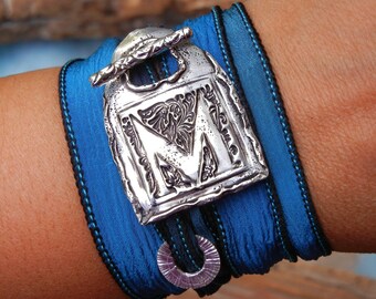Regalo classico, regalo di gioielli classici per le donne, regalo monogramma classico, regalo di gioielli monogrammati, regalo di bracciale avvolgente in seta monogrammato classico