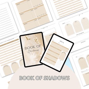Könnte beinhalten: Digitale, druckbare Seiten mit einem beige-weißen Farbschema. Die Seiten enthalten Vorlagen für Zutaten, Rituale und persönliche Ziele. Der Text "BOOK OF SHADOWS" wird auf einem Tablet-Bildschirm angezeigt.