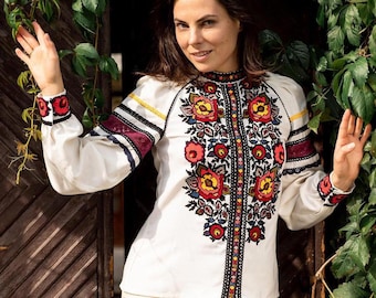 Blumen gestickte Leinenbluse, Ukrainische Boho Shirt