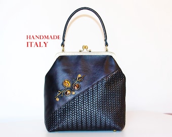 Leather bag vintage, Genuine leather handbag, Italian leather bag, Kiss lock leather purse, Black Italian leather bag, Vintage Woman Handbag