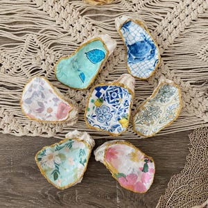 Handmade Floral Decoupage Oyster Shell Trinket Dish, Bridal Shower Gift, Oyster Shell Ring Dish, Gift for Her, Coastal Decor, Ring Dish
