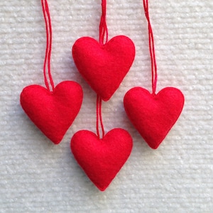 Red felt heart ornament set. 1 1/2 inches Christmas, Valentine&#39;s day, Wedding favors
