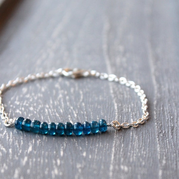 Blue Gemstone Bracelet / Delicate Bracelet / Blue Apatite Gemstones / Sterling Silver Chain Bracelet / Blue Gemstone / Semi Precious Stone