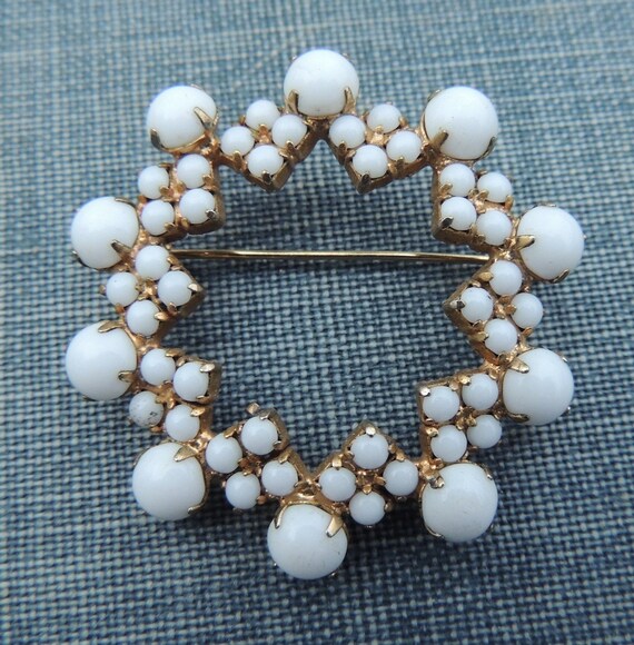 Vintage Milk Glass Gold Plated Brooch / White Mil… - image 4