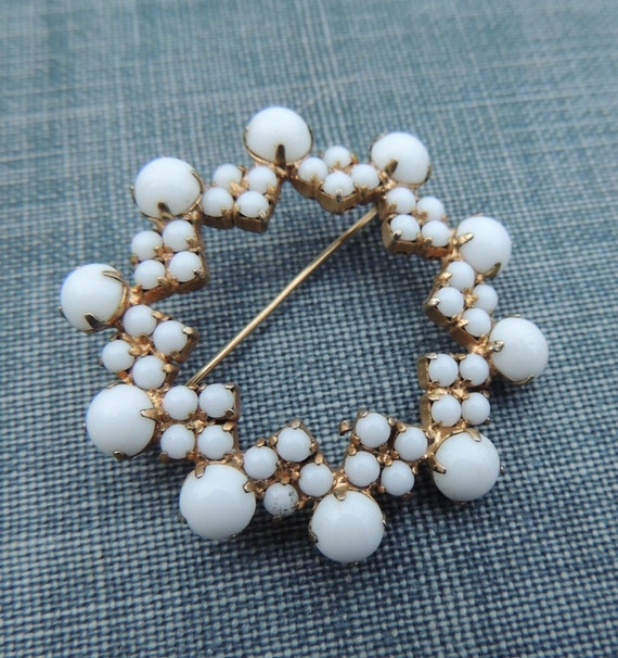 Vintage Milk Glass Gold Plated Brooch / White Mil… - image 3