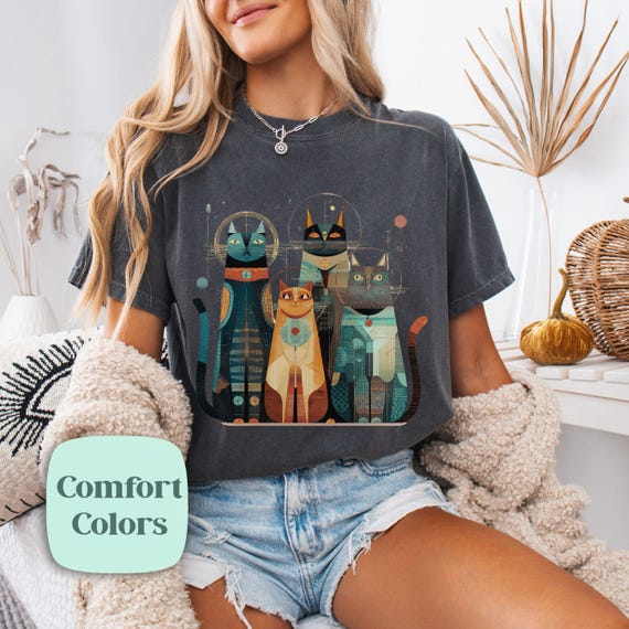 Retro Space Cat T-Shirt Birthday Gift Idea for Cat Lover, Celestial Atomic Cat Shirt for Friend, 1950s Style Cosmic Galactic Feline Tee