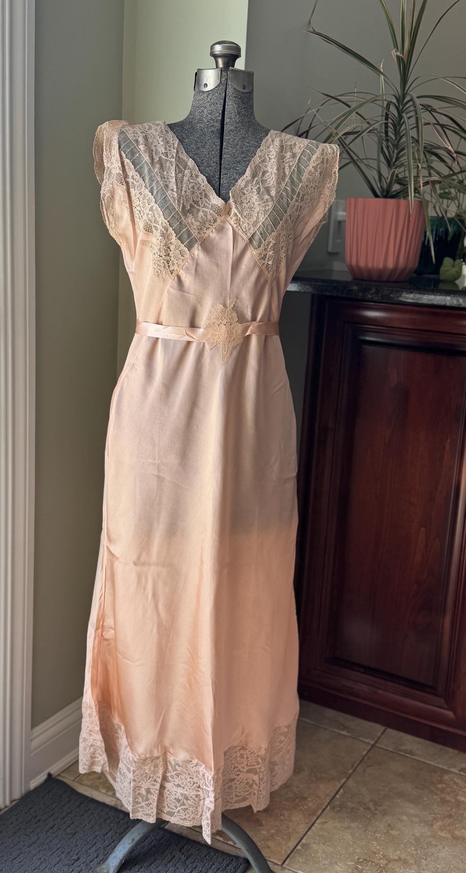 Vtg 1930s 1940s Peach Silk Lingerie Nightgown Slip Dress With Ecru 
