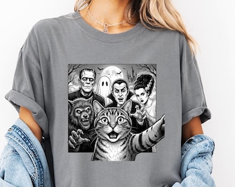 Cat Selfie Halloween Comfort Color Shirt, Retro Creepy Creature Tee, Funny Vintage Monster Cat T-Shirt, Spooky Graphic Tee