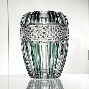 Val St. Lambert: Art Deco vase in green overlay cut crystal 4 kg - Charles Graffart - 1950 - signed (ref. AD145)