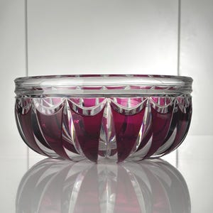Val St. Lambert: Art Deco bowl in overlay cut purple crystal – Joseph Simon – Catalogue Cristaux de Fantaisie 1926 (ref. AD200)