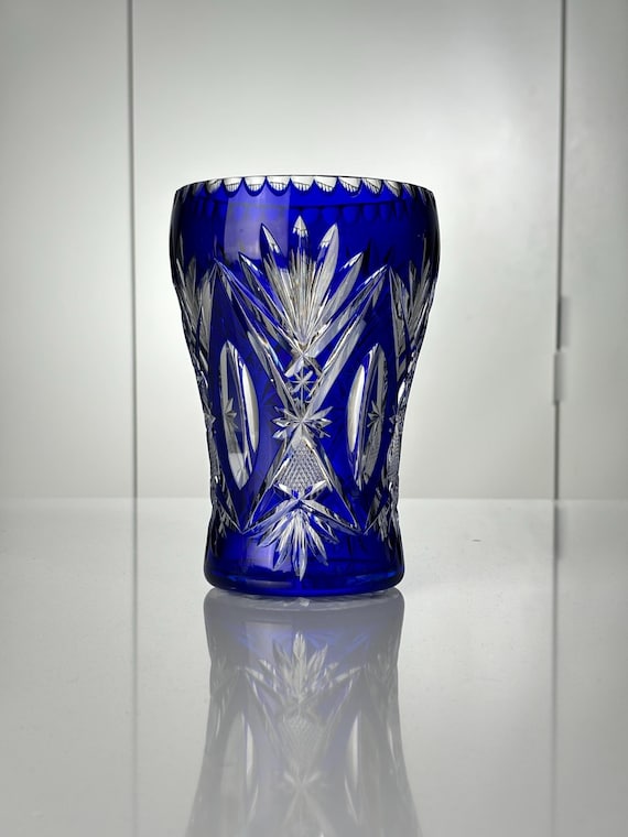 Val St Lambert - Vase in cobalt blue overlay cut crystal - taille riche - Hubert Fouarge