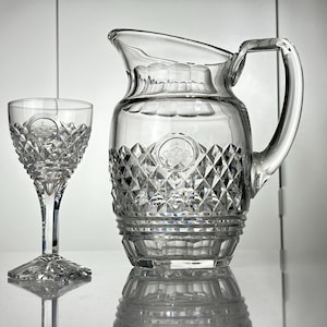 Val St. Lambert: royal set of a decanter with glass in cut crystal - model Lelagneux taille fantaisie (ref. AD70)