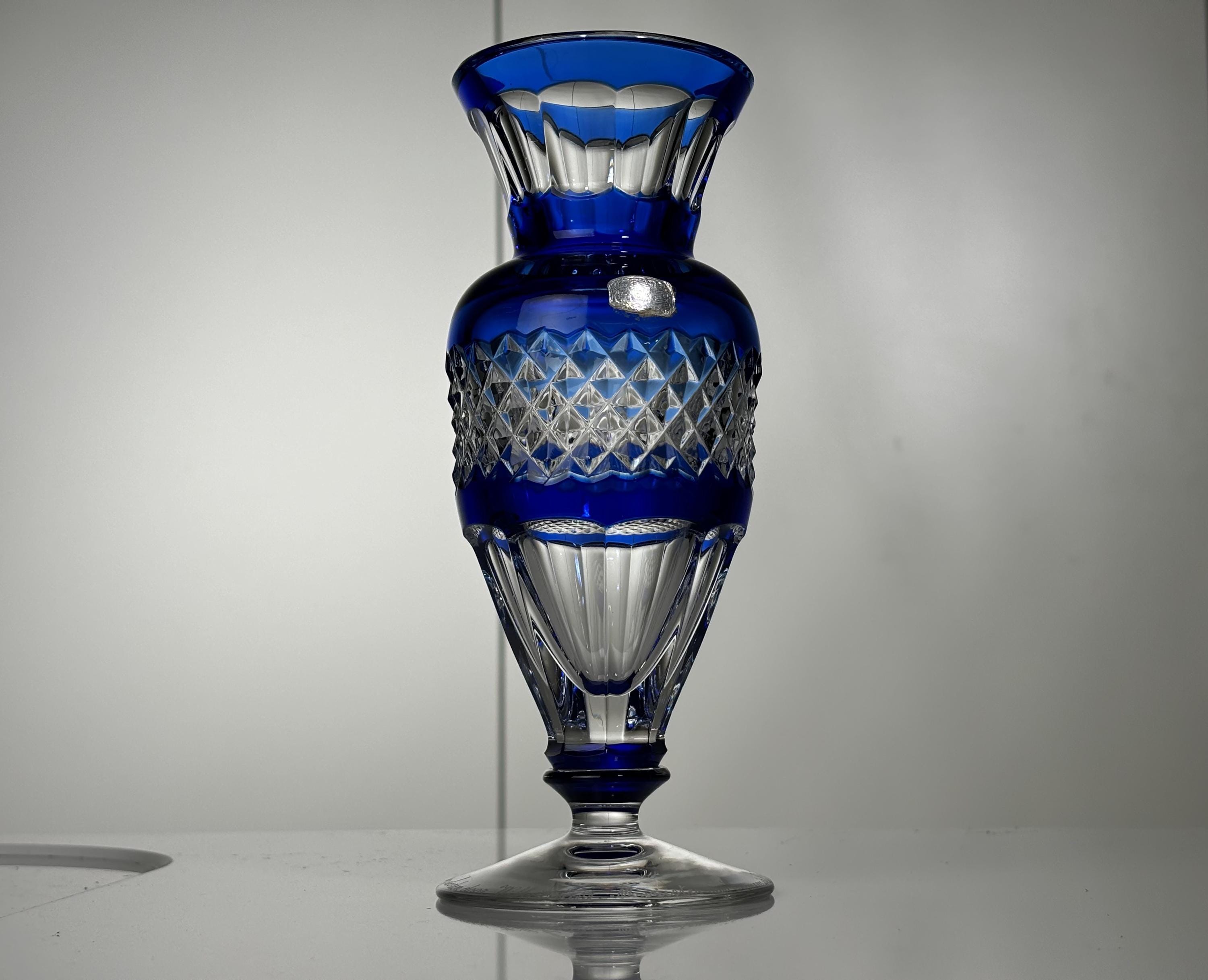 Val St. Lambert: Vase Model 'gary' in Cobalt Blue and White