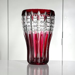 Val St Lambert - lourd vase Art Déco en cristal rouge overlay taillé - René Delvenne - années 1960