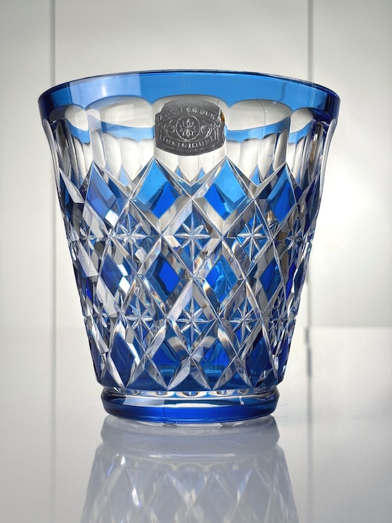 Val St. Lambert: Vase in Blue and White Doubled and Cut Crystal