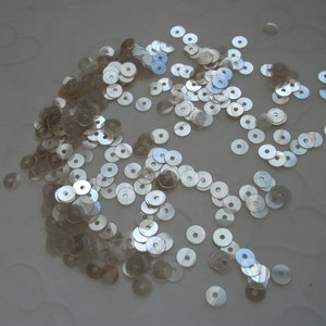 7 g of 4 mm Flat Round Sequins in Satin Light Flax Seed Color image 1