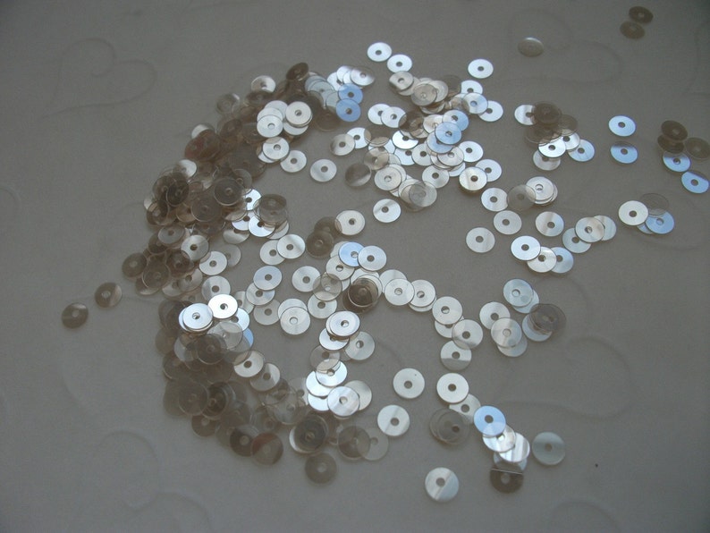 7 g of 4 mm Flat Round Sequins in Satin Light Flax Seed Color image 1