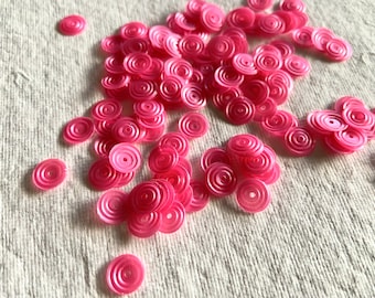 7g of 8 mm Swirl Round Sequins in Matte Hot Pink Color