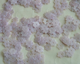 New item -- 7g of 7 mm 6 Petals Flower Sequins in Light Lilac Iris Color