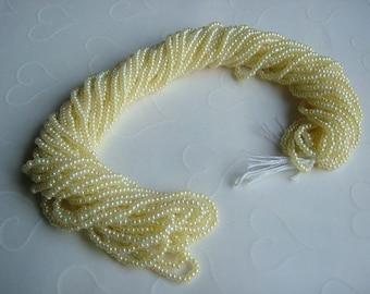 One hank of Czech pearl light yellow seed beads - 0309 size 11