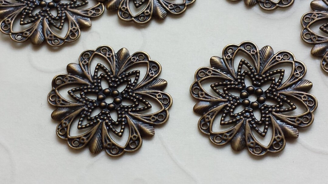New Item -- 20 Pieces of Fancy Round With Cutout Star Stampings in ...