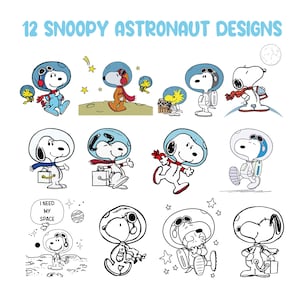 Puede incluir: Doce diseños de Snoopy astronauta sobre un fondo blanco. Cada Snoopy lleva un casco y un traje espacial, con varios accesorios. El texto "12 SNOOPY ASTRONAUT DESIGNS" está en azul claro en la parte superior.